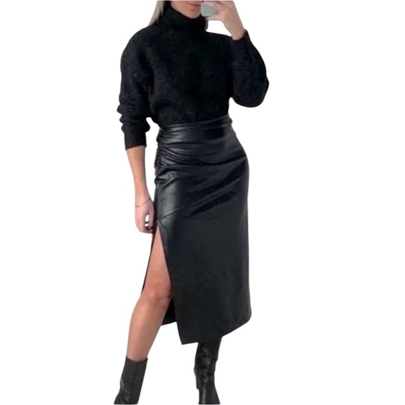 Zara Women’s Faux Leather Black High Waisted Pencil Skirt in a size XS. - Picture 1 of 6